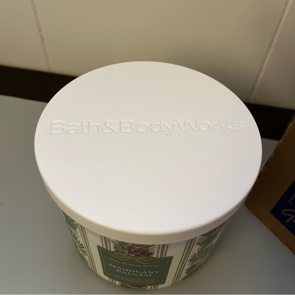 Bath and Body Works Mahogany Balsam 3-Wick Candle - Picture 2 of 7